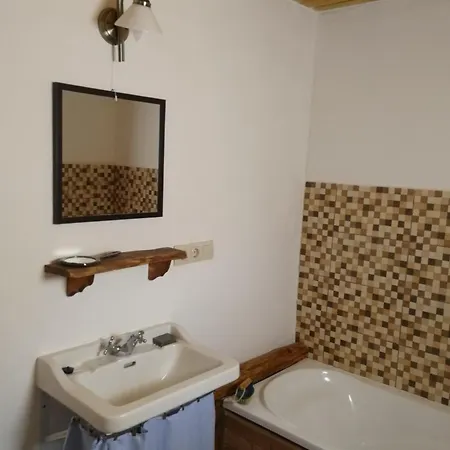 Traditionelles Flieder * Zalaszentgrót