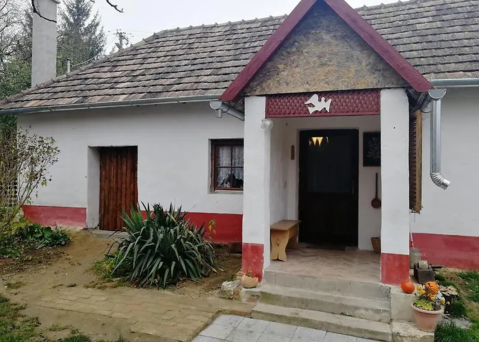 Dom wakacyjny Traditionelles Flieder